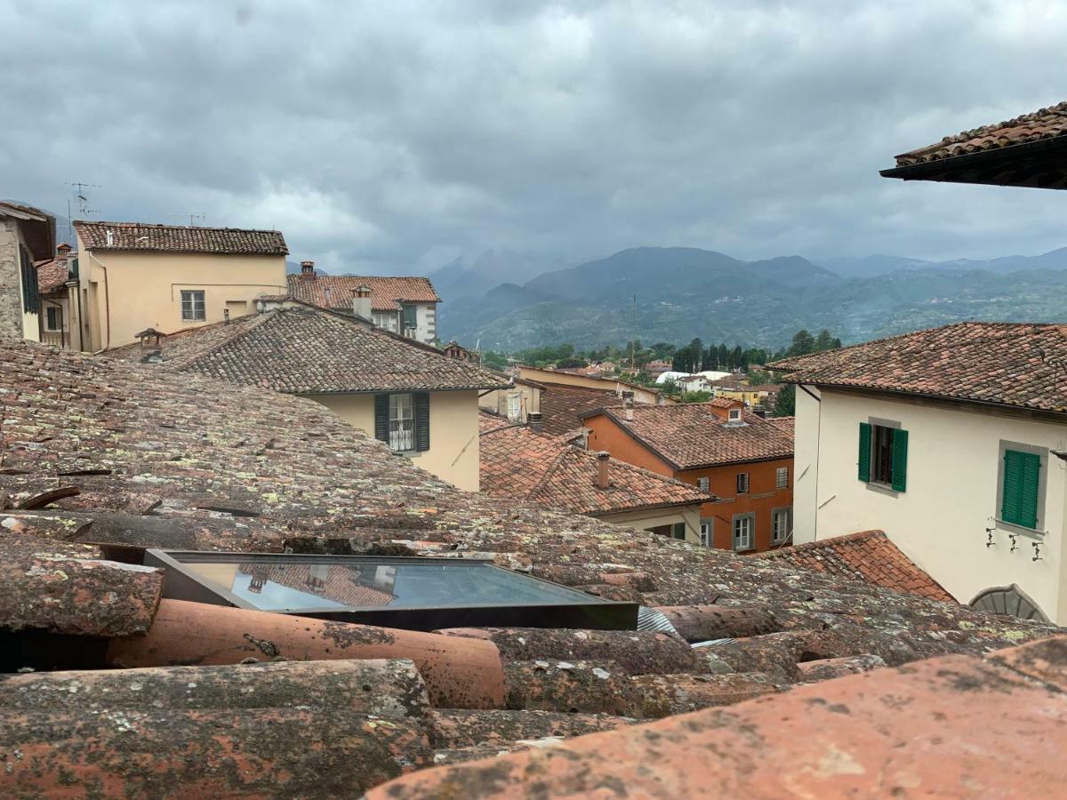 Una Terrazza Nel Centro Storico Villa Barga Bagian luar foto